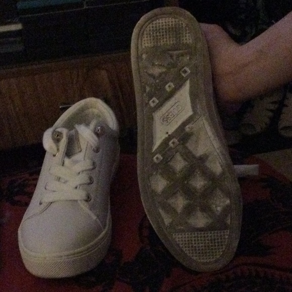 White shoes guess - Picture 3 of 3